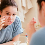 Подросток, недовольный своей внешностью