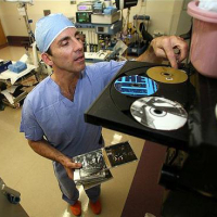 Музыка мешает работе хирургов