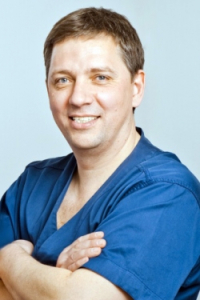 Пластический хирург Александр Жуков