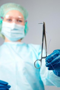 Иглы и нитки в пластической хирургии