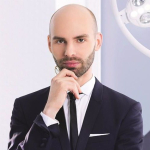 Пластический хирург Макс-Адам Шерер