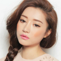 В Японии распространена мода на пластику лица