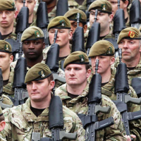 В Англии руководители Минобороны потратили 120 000 фунтов стерлингов на пластические операции