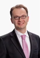 Пластический хирург Майкл Добрянский