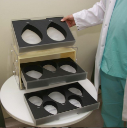 Увеличение груди имплантами