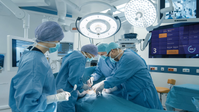 Хирурги в операционной