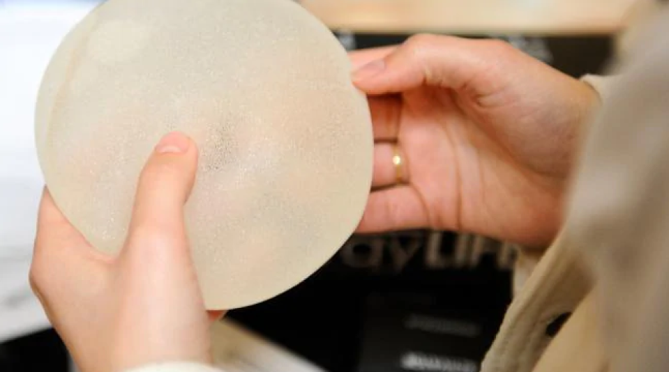 Как выбрать грудные импланты?