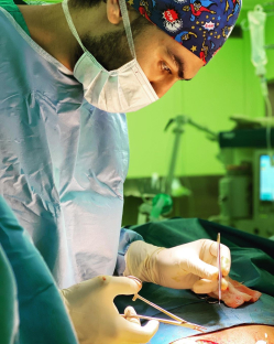 Пластический хирург  Амрам Пайтян