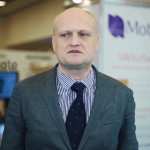 Сколько ординаторов обучаются пластической хирургии в России?	