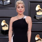 Леди Гага спровоцировала слухи о пластической операции