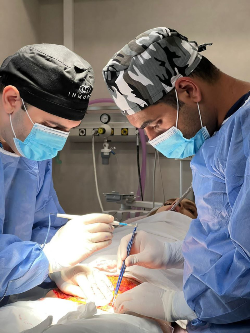 Телоконтурирующая пластика требует больших усилий как со стороны хирурга, так и пациента