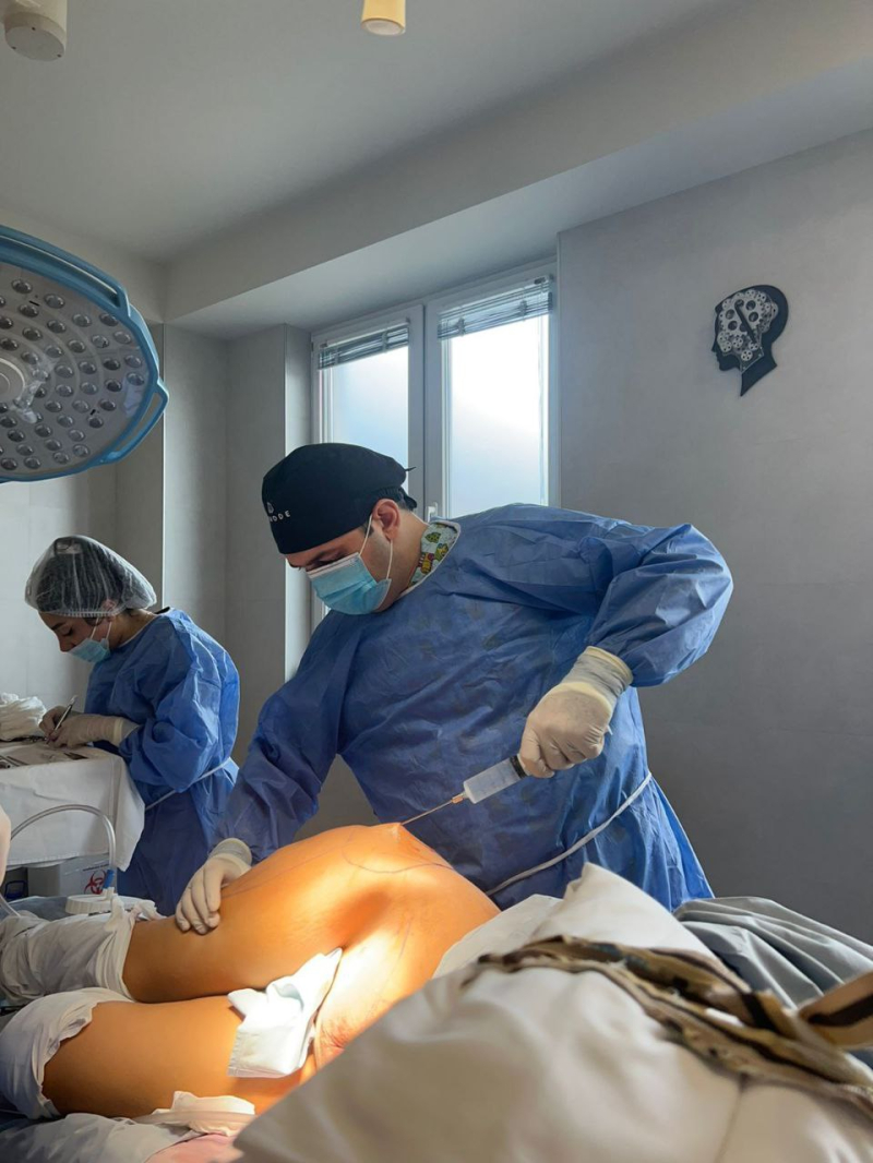 Операции по телоконтурированию требует от доктора физических сил