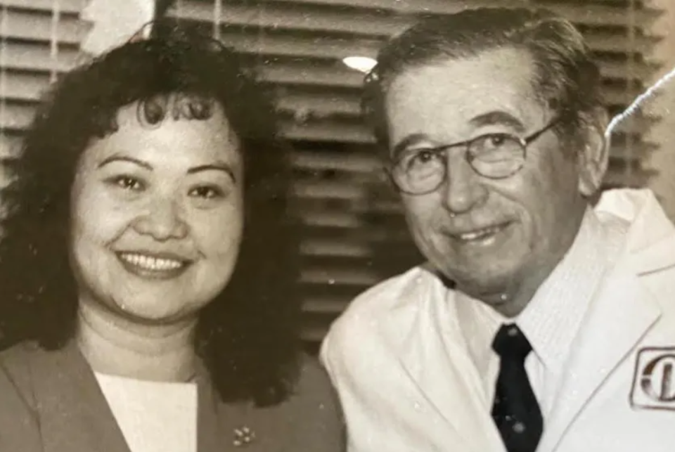 Рэндалл Макнелли и его пациентка Ким Фук Фан Тхи