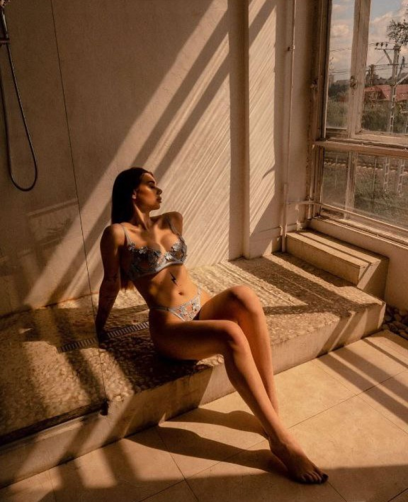 Пациентка пластического хирурга Гукаса Миракяна. Фотоотзыв после увеличения груди имплантами