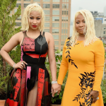 Мама Ники Минаж предлагает бесплатную пластику жертвам домашнего насилия