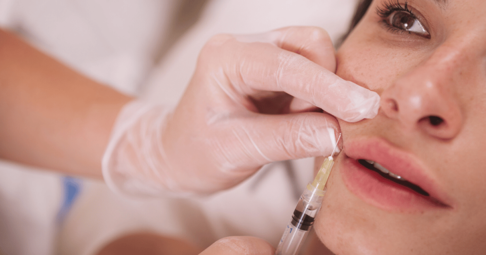 Контурная пластика губ