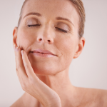 6 способов поднять обвисшие щеки