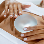 Как долго прослужат мои грудные имплантаты?	