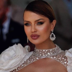 Виктория Боня будет показывать фото «после» пластики лица за деньги