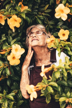 Устраняем хмурый взгляд: популярные методы уменьшения морщин