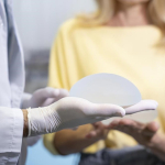 Увеличение груди: размещение импланта под мышцу, железу или в двух плоскостях	