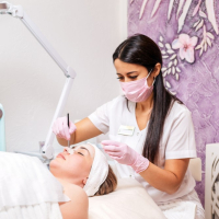 Россияне стали больше тратить на уход за своей внешностью.