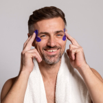 Мужчины тоже делают блефаропластику